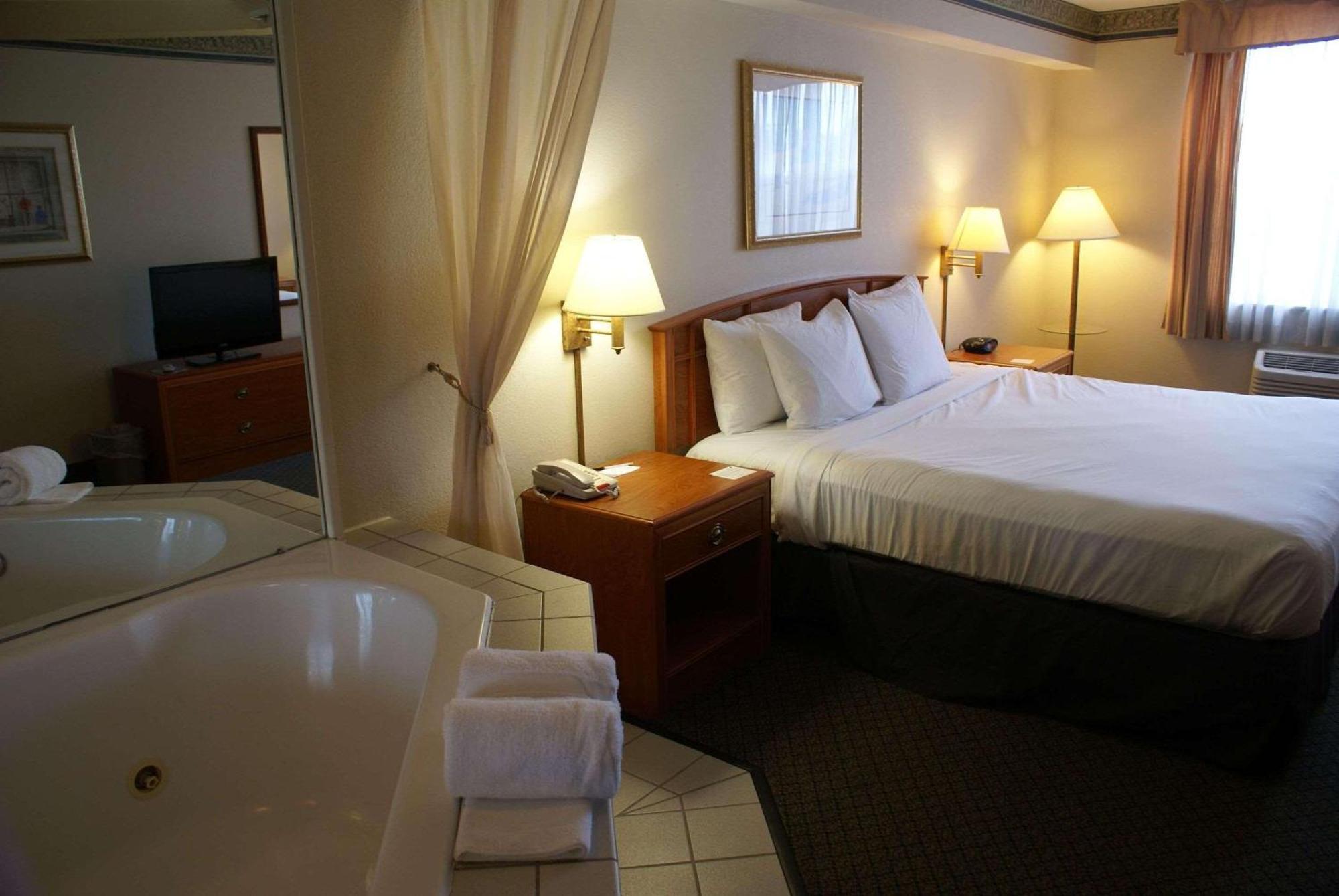 Country Inn & Suites By Radisson, Lansing, Mi מראה חיצוני תמונה