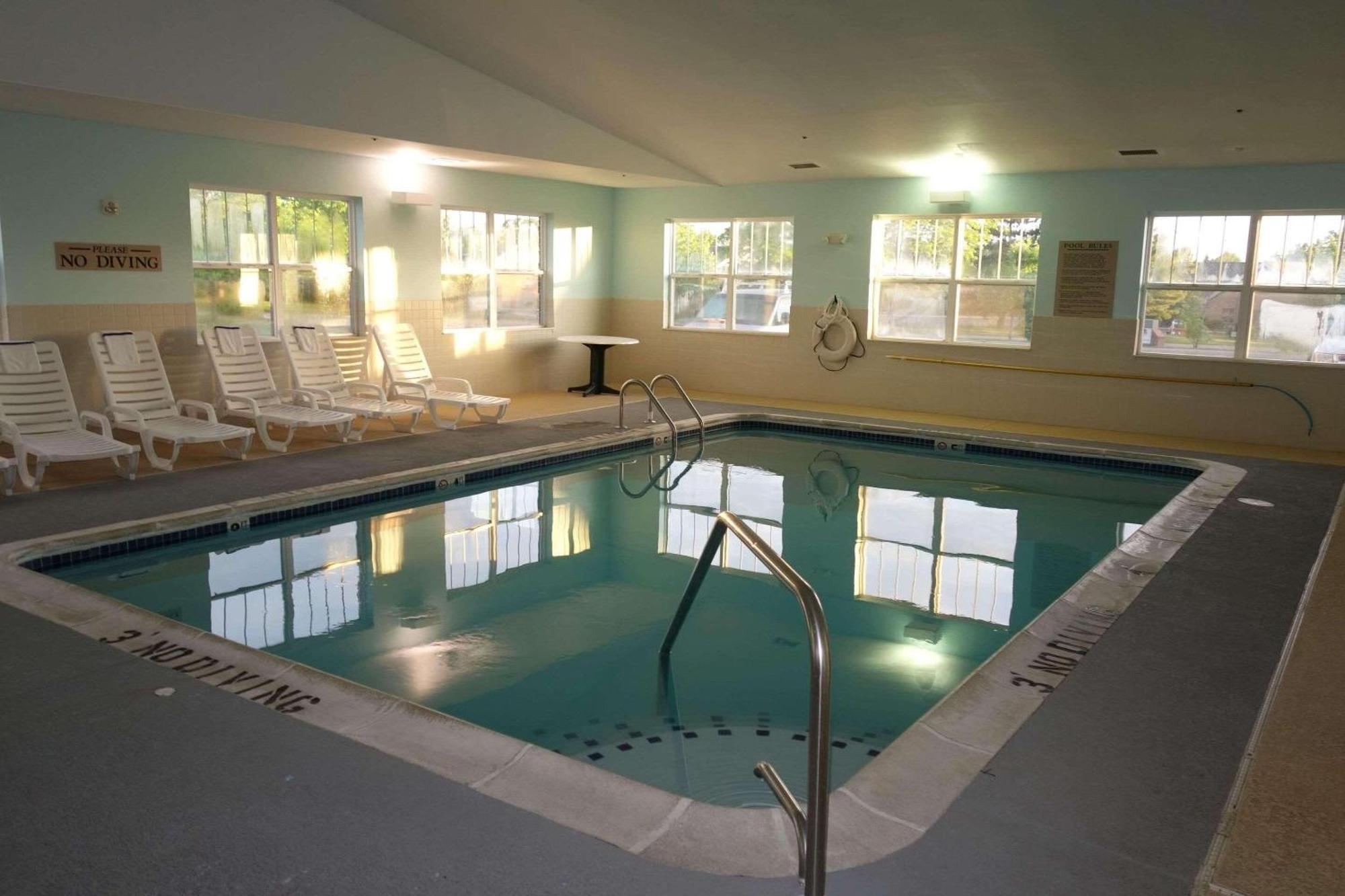 Country Inn & Suites By Radisson, Lansing, Mi מראה חיצוני תמונה