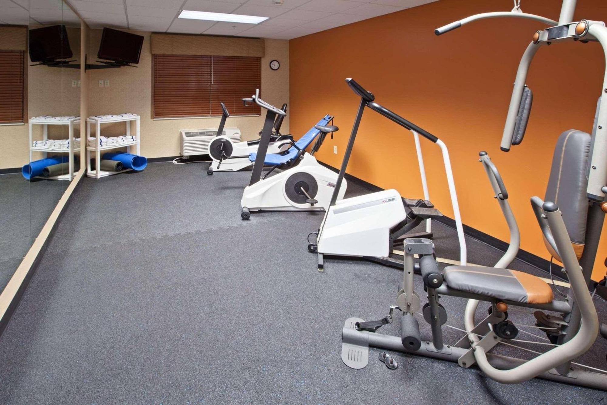 Country Inn & Suites By Radisson, Lansing, Mi מראה חיצוני תמונה