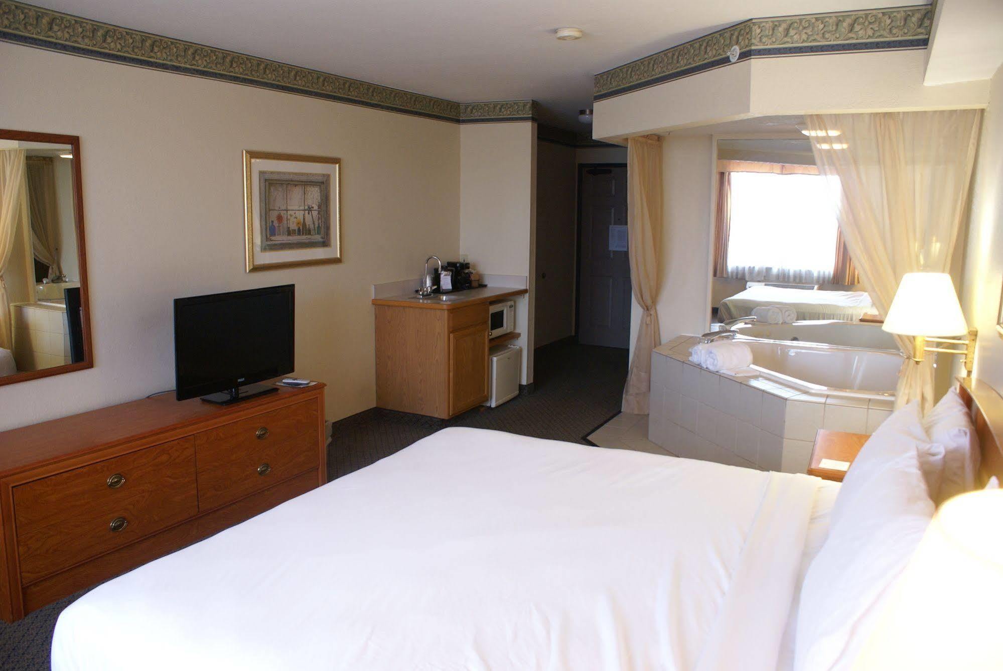 Country Inn & Suites By Radisson, Lansing, Mi מראה חיצוני תמונה