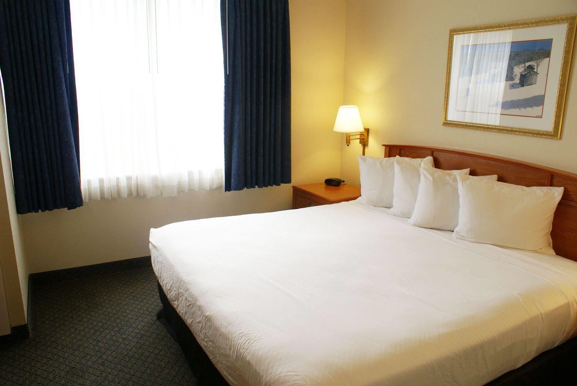 Country Inn & Suites By Radisson, Lansing, Mi מראה חיצוני תמונה